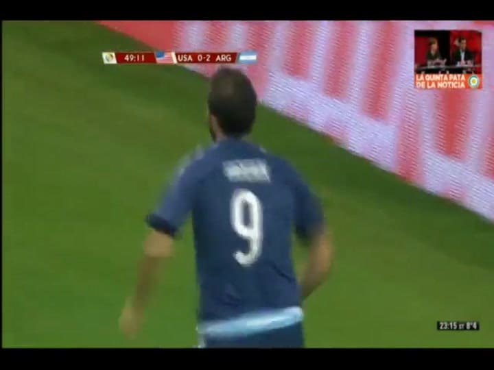 Higuain marcó el tercero de la selección