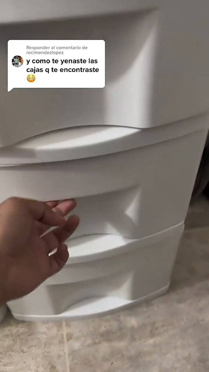 La tiktoker no dejó pasar la oportunidad y se llevó las cajoneras