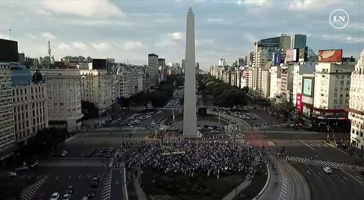 “Paren la guerra”: cientos de personas se unieron al reclamo mundial en una marcha de Plaza de Mayo