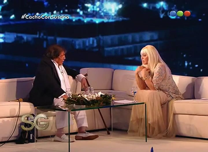 Cacho Castaña: 'Garganta con arena' - Especial Susana Giménez 2015. Fuente: Youtube