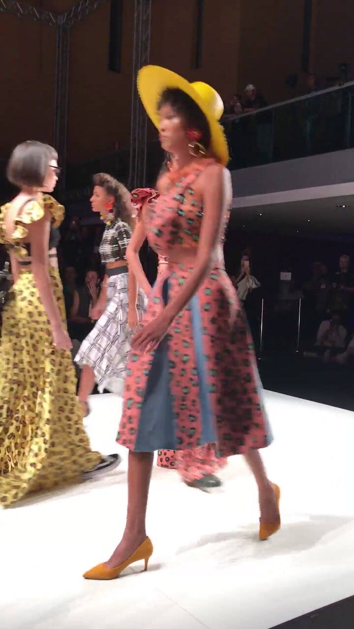 Desfile Virgílio en Minastrend