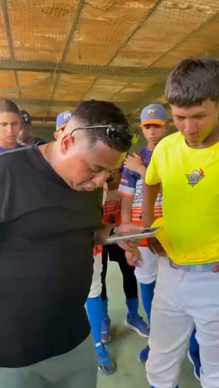 La emoción del venezolano que firmó con los Medias Blancas