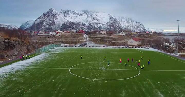 La cancha de fútbol oculta en una isla de Noruega
