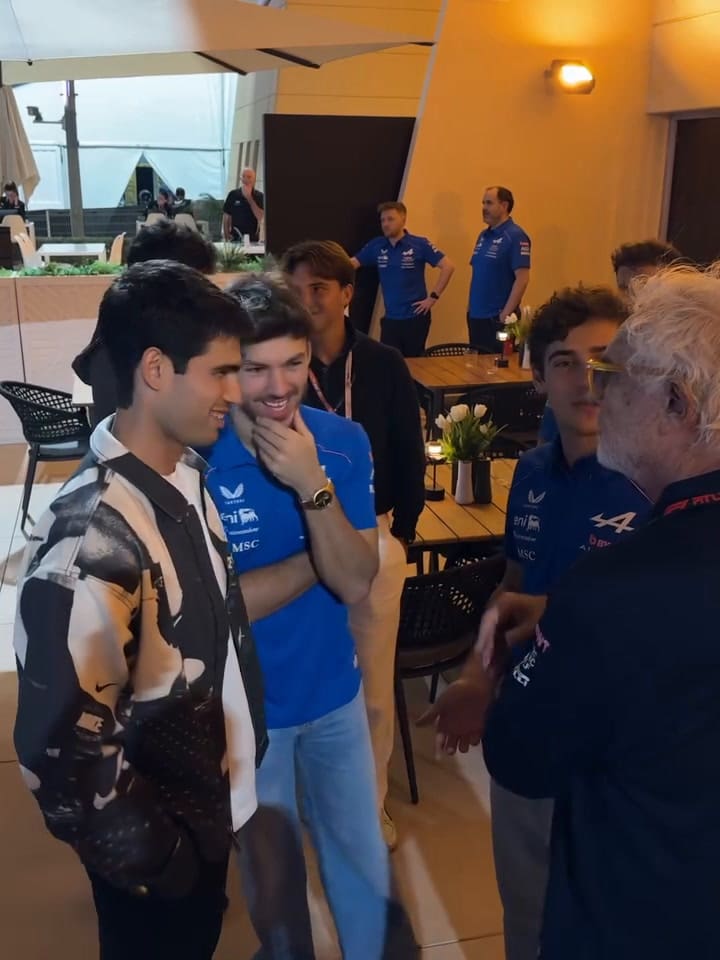 Carlos Alcaraz y Franco Colapinto se encontraron en Bahréin