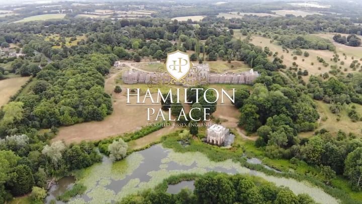 La imponente mansión abandonada que construyen hace 35 años - Fuente: YouTube