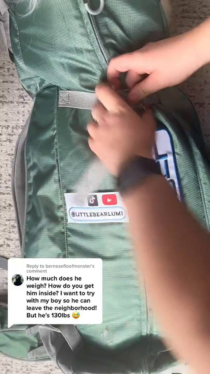 La neoyorkina aseguro que su perro estaba cómodo y seguro en la mochila