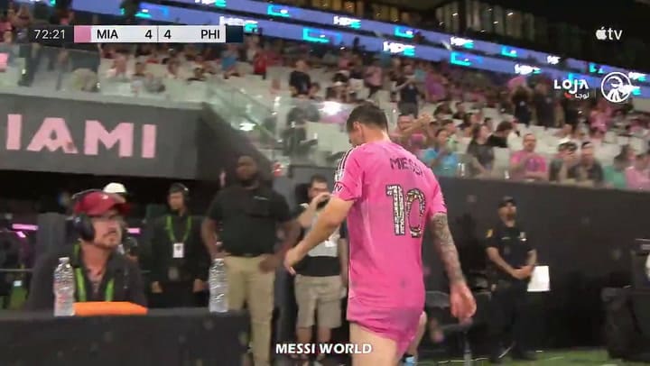 Lionel Messi se retiró con una molestia muscular