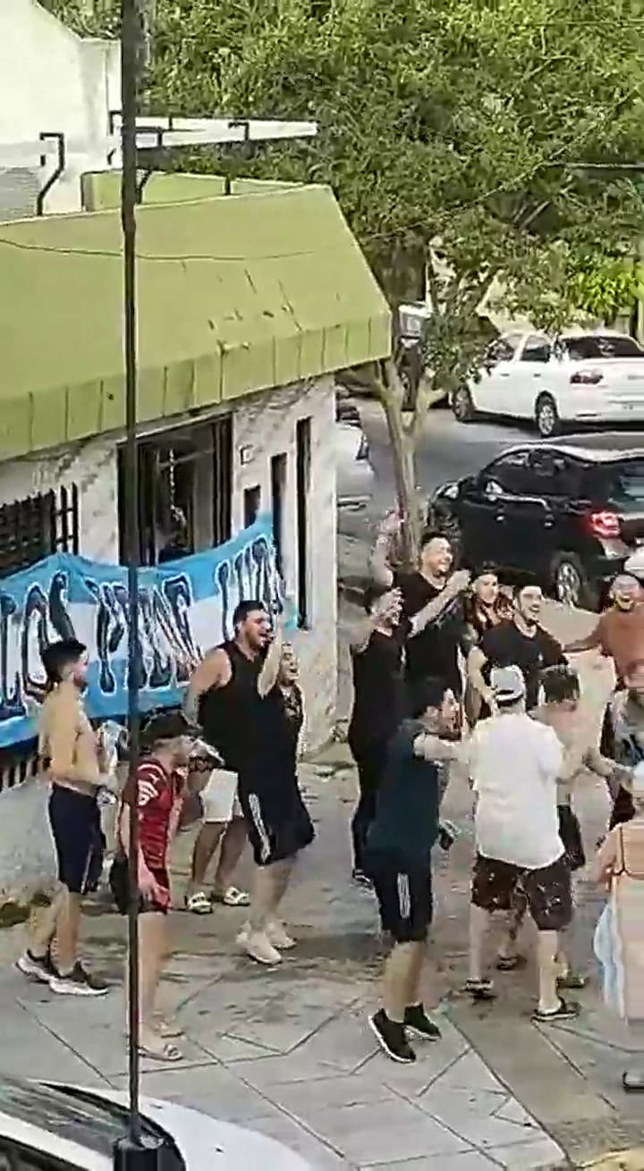 El primer viral de Cristina y 'Los Pibes de Villa Luro' con el 'Abuela lalala'