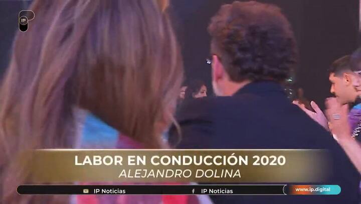 Alejandro Dolina recibe su segunda estatuilla