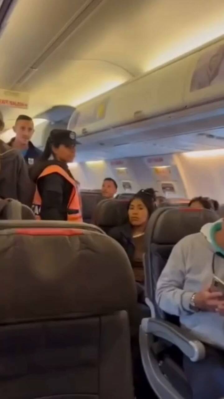 Un futbolista gritó "bomba" en un vuelo, evacuaron el avión y lo detuvieron