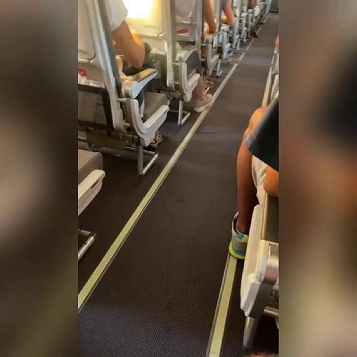 Escuchó un ruido inquietante en el avión y lo grabó durante 20 minutos.