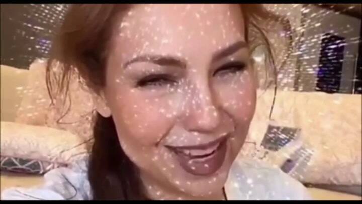 Thalía confesó que le cuesta aplicar la educación a distancia con sus hijos