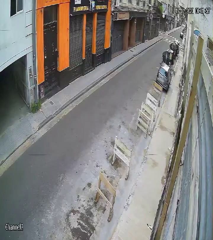 Así fue el choque entre un colectivo y una camioneta en Monserrat