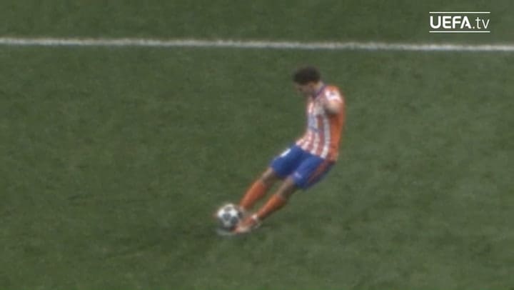 La cámara inédita del penal anulado a Julián Álvarez
