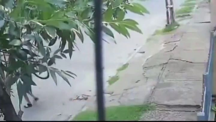 Robo de motochorros en Morón