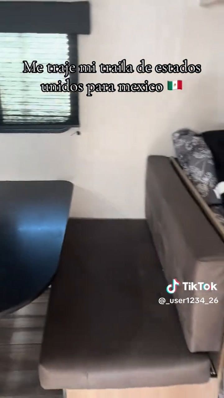 Sophia cruzó su trailita desde Estados Unidos con apenas dos documentos