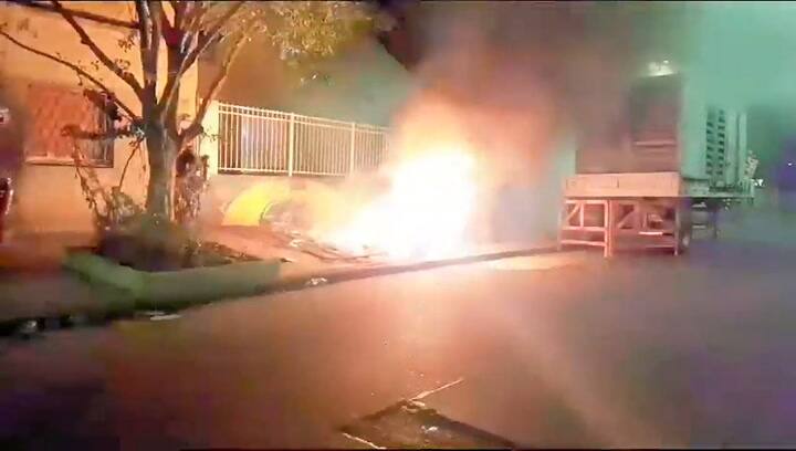 Incendio en Villa Luro: dos buzones de distribución eléctrica se prendieron fuego