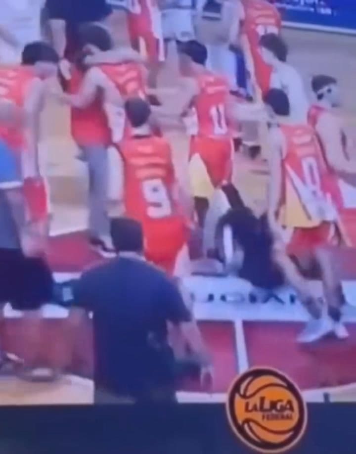 Agresión a árbitro en un partido de básqutebol