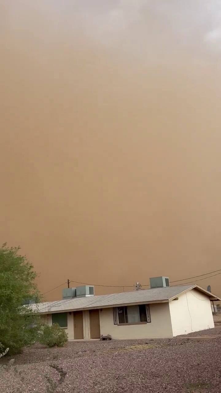 La tormenta de polvo sobre el área metropolitana de Phoenix