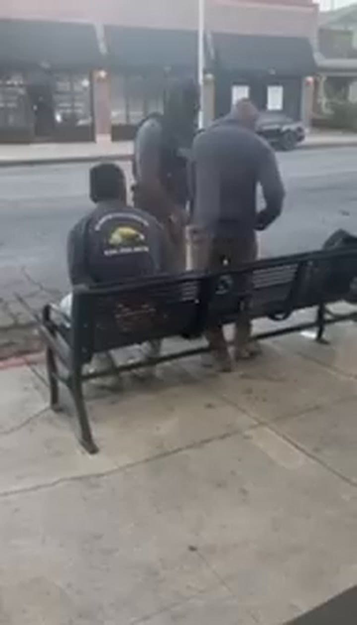 Agentes del ICE capturaron a seis inmigrantes en Pasadena (Facebook/@YudiRobles)