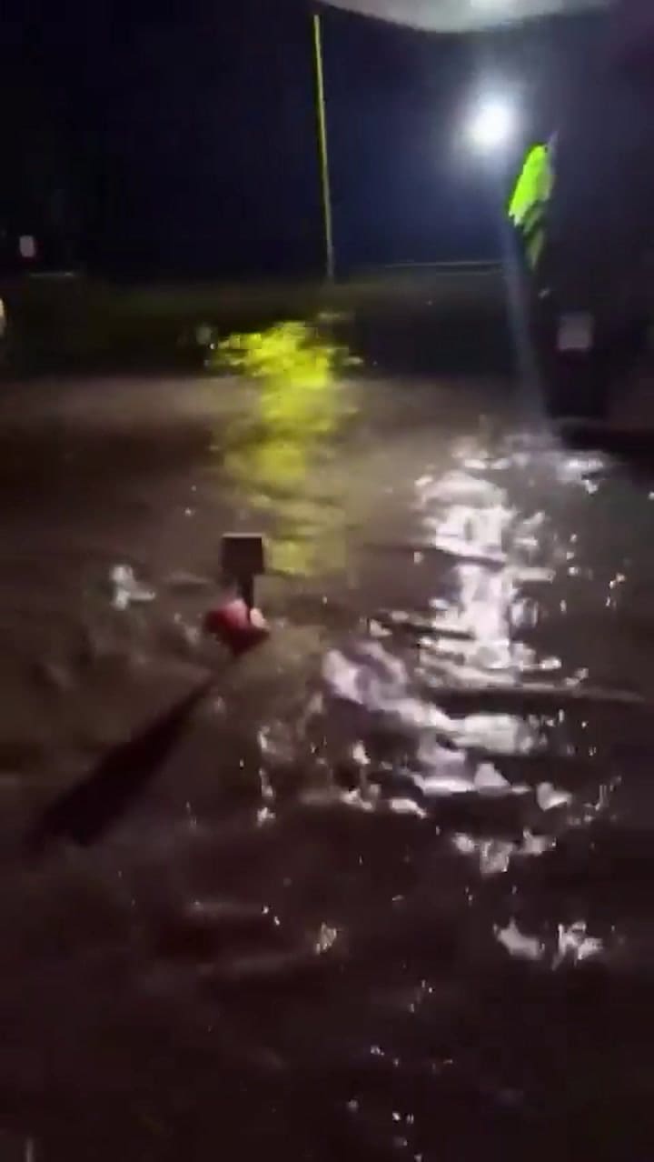 Inundaciones en Hilo, Hawaii, tras el terremoto en Rusia