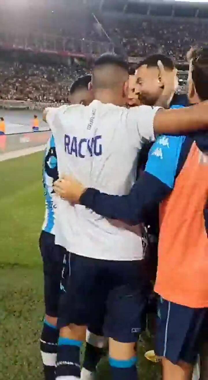 El festejo de Racing tras el empate con River