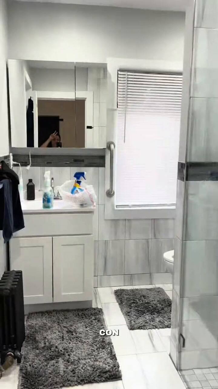 Es latina y cuenta cómo gana US$ 120 por dos horas de trabajo