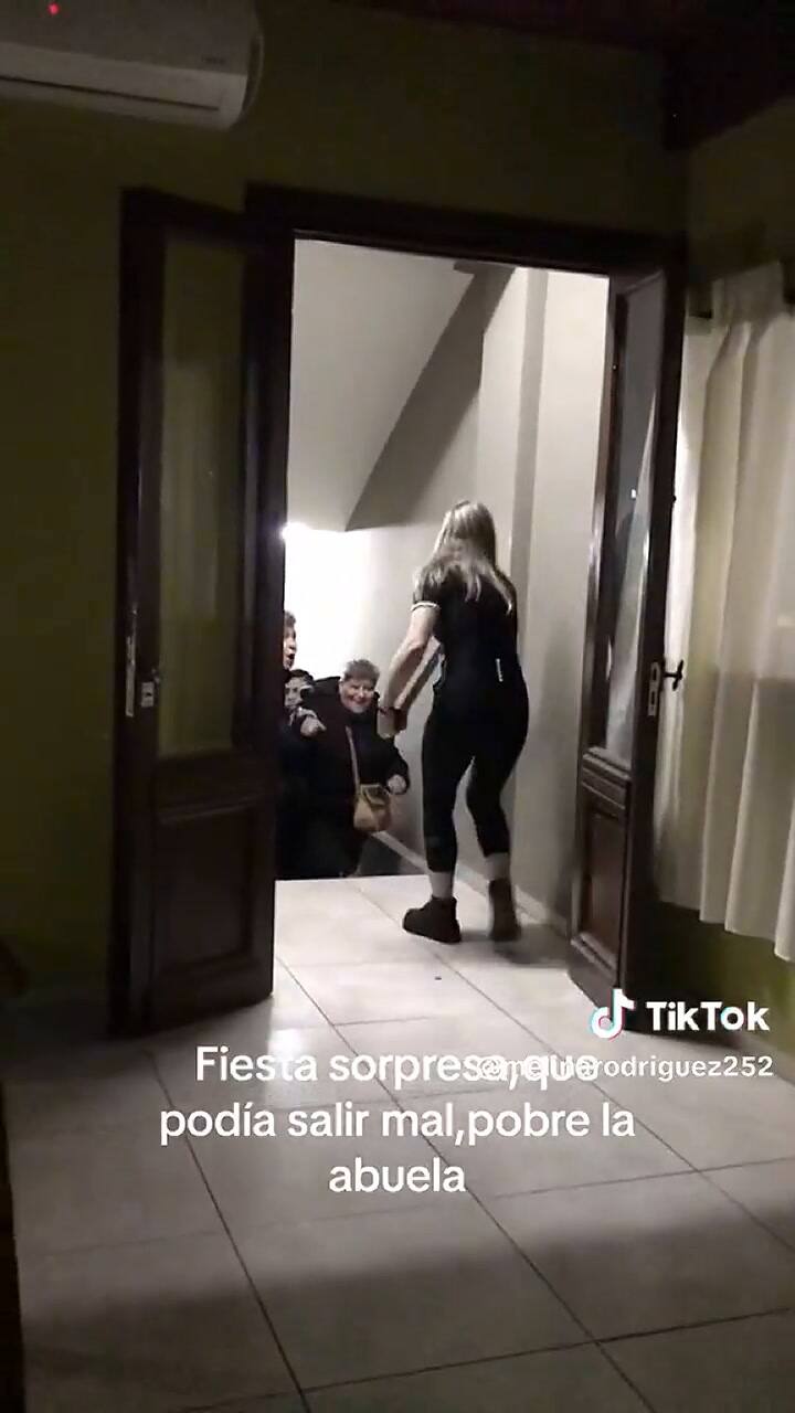 Le prepararon una fiesta sorpresa a su abuela y no salió como lo esperaban: “Casi se nos va”