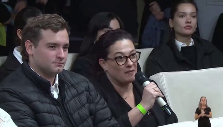 La insólita pregunta que le hicieron al vocero Adorni en la conferencia de prensa