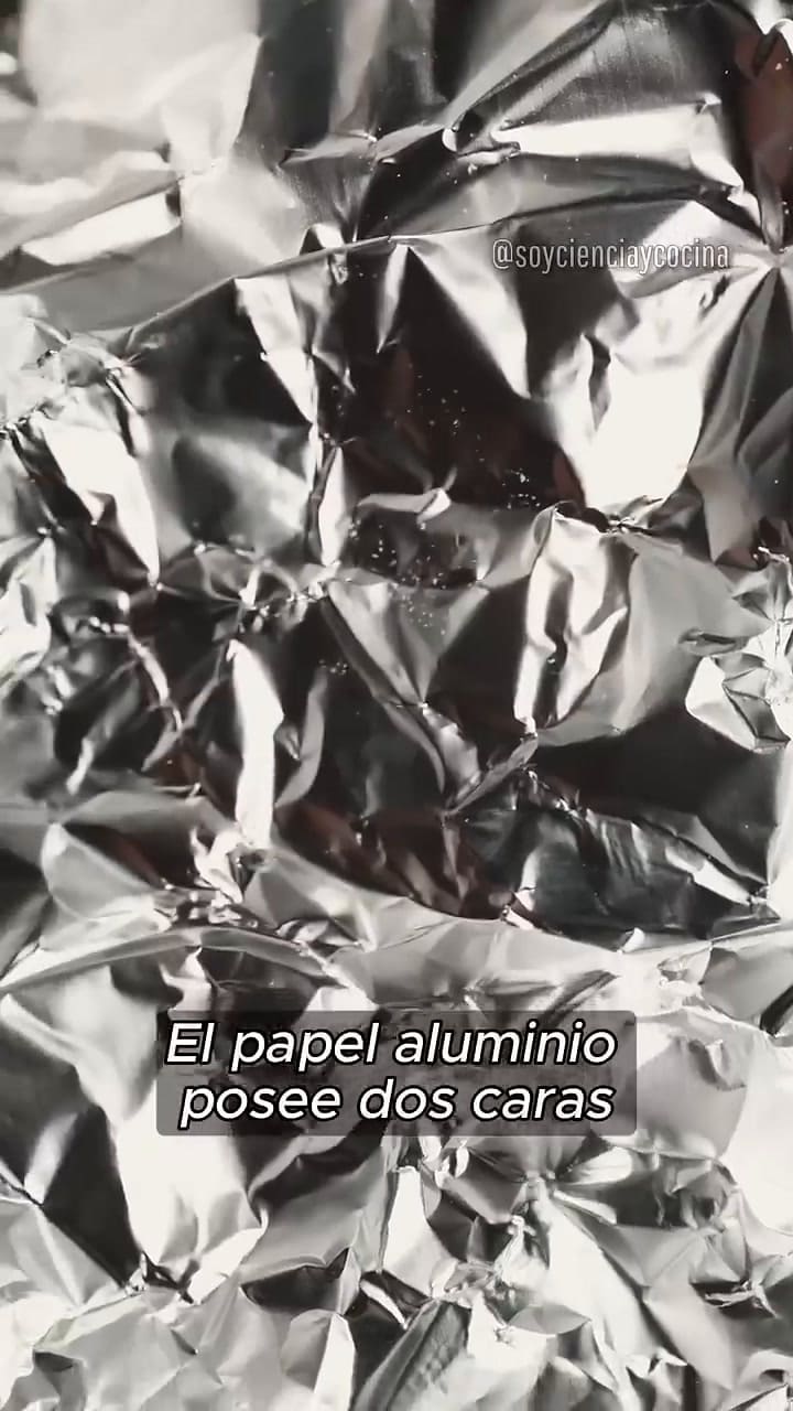 ¿Lo usaste mal toda tu vida? Revelan cuál es el lado correcto del papel aluminio para conservar el calor