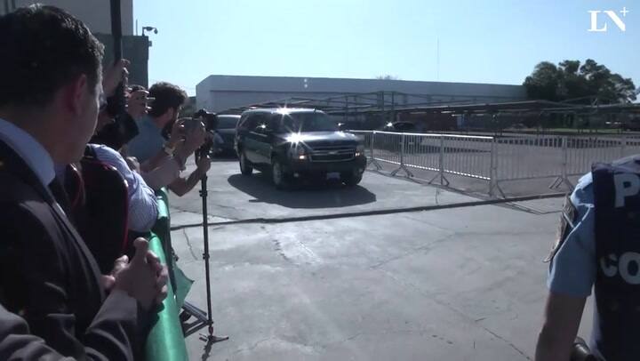 Así se retiraba Barack Obama de la Cumbre de Economía Verde