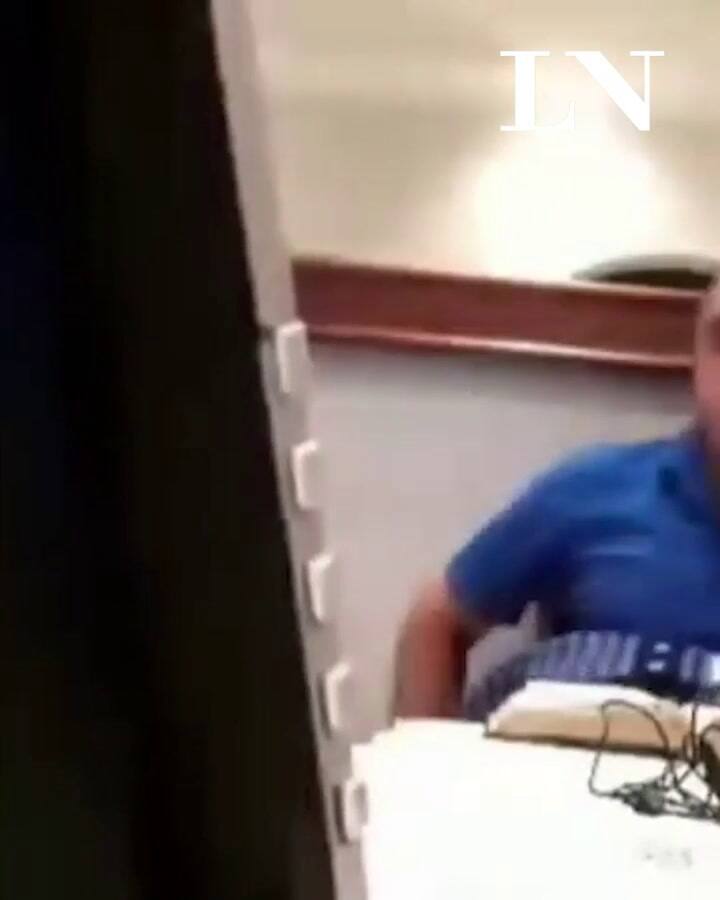 Un pastor evangélico agredió a su esposa en vivo: “Hacé las cosas bien, imbécil”