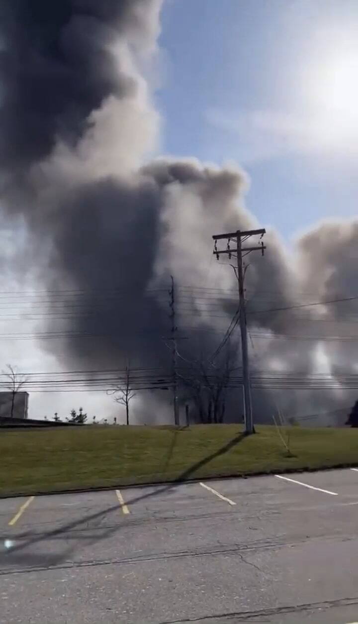 Los residentes de Oakwood Village se sorprendieron al ver el incendio en la planta