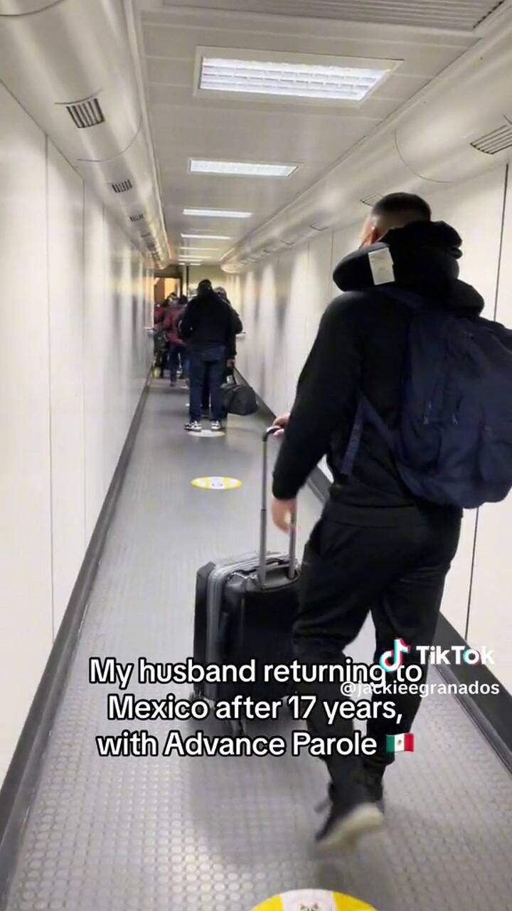 Su esposo regresó a México para visitar a su familia luego de 17 años con un método poco conocido
