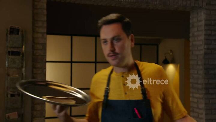 Carolina estuvo a punto de decirle a Romina de quién gusta - Fuente: eltrece