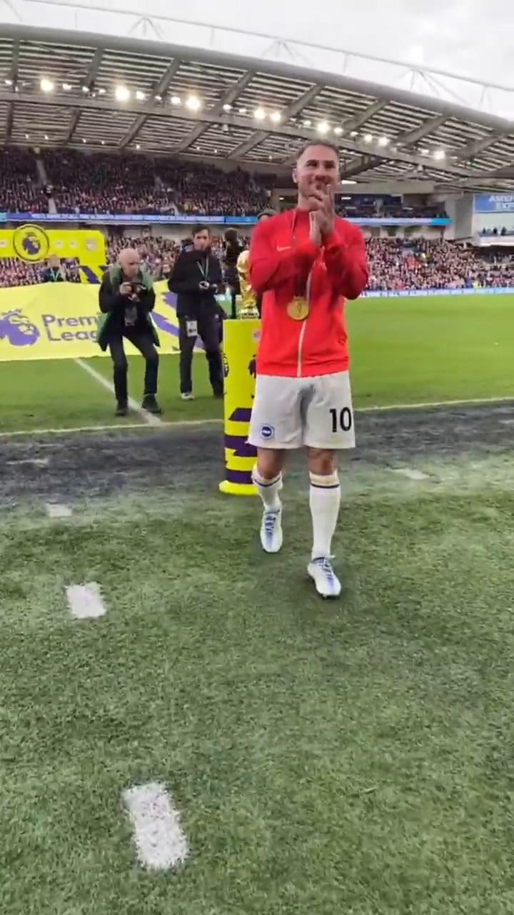 Recibimiento de Alexis Mac Allister en el Brighton tras consagrarse campeón del mundo