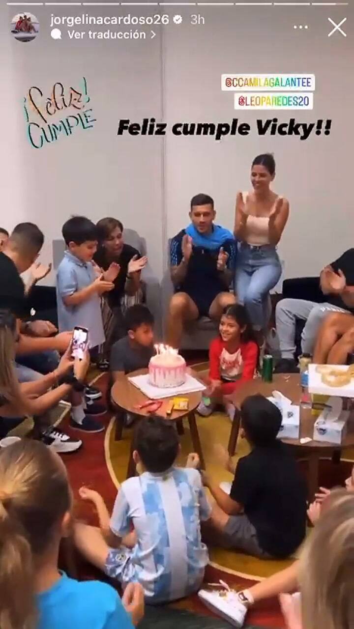 Festejo de cumpleaños en la concentración argentina (Video: Instagram @jorgelinacardoso26)
