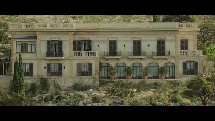 Trailer de la película Frente al mar, protagonizada por Angelina Jolie y Brad Pitt