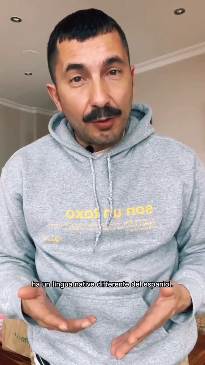 Los videos del lingüista Carlos Valcárcel Riveiro tocan diversos temas