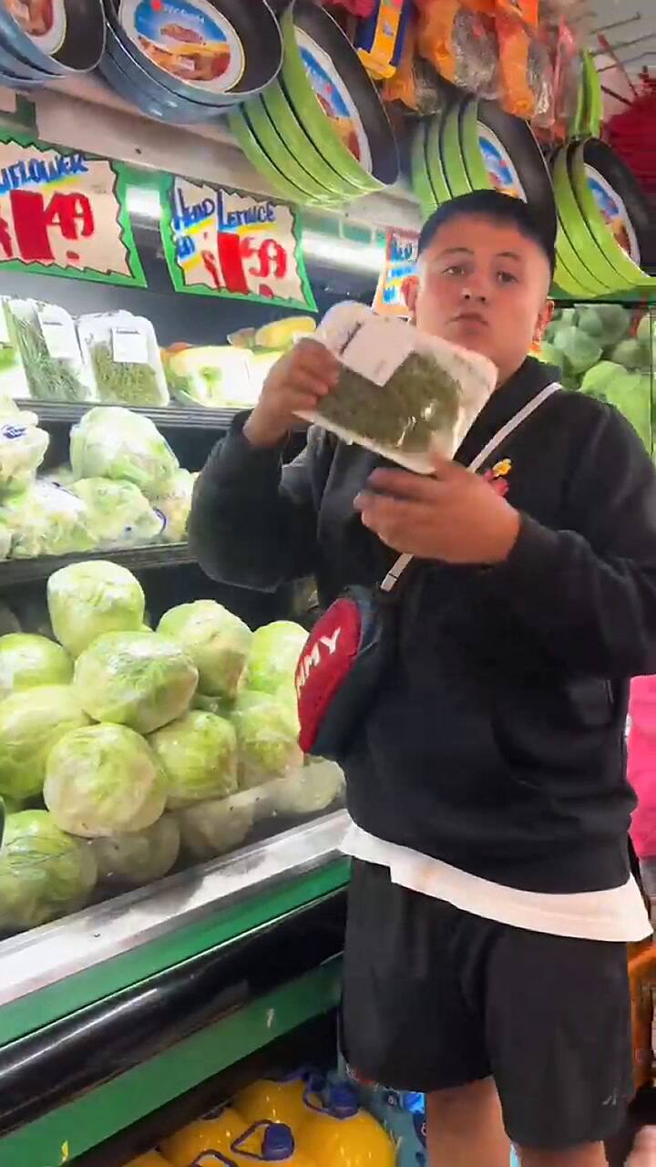 Un hombre colombiano vendió salchipapas en EE.UU. y contó cuánto ganó en un día