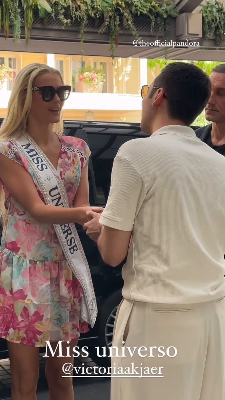 Pampita con Miss Universo en Tailandia