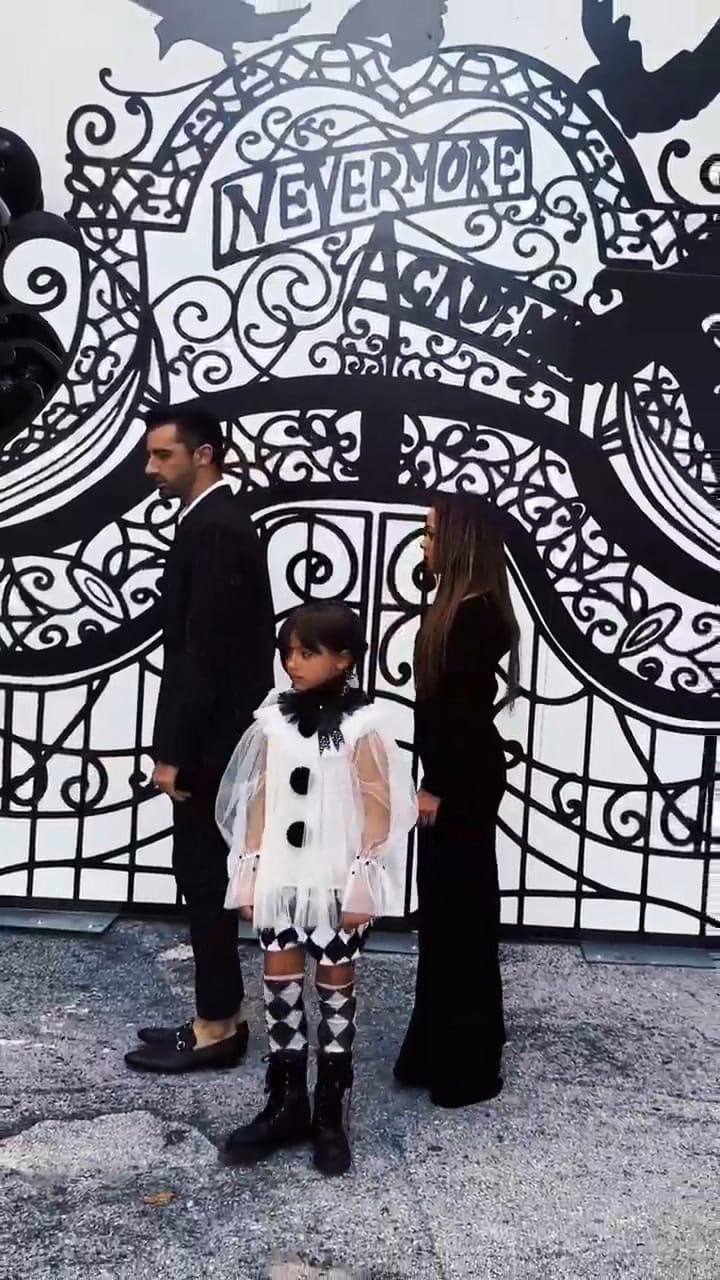 Alaia celebró su cumpleaños número ocho con temática de la serie de Netflix Merlina