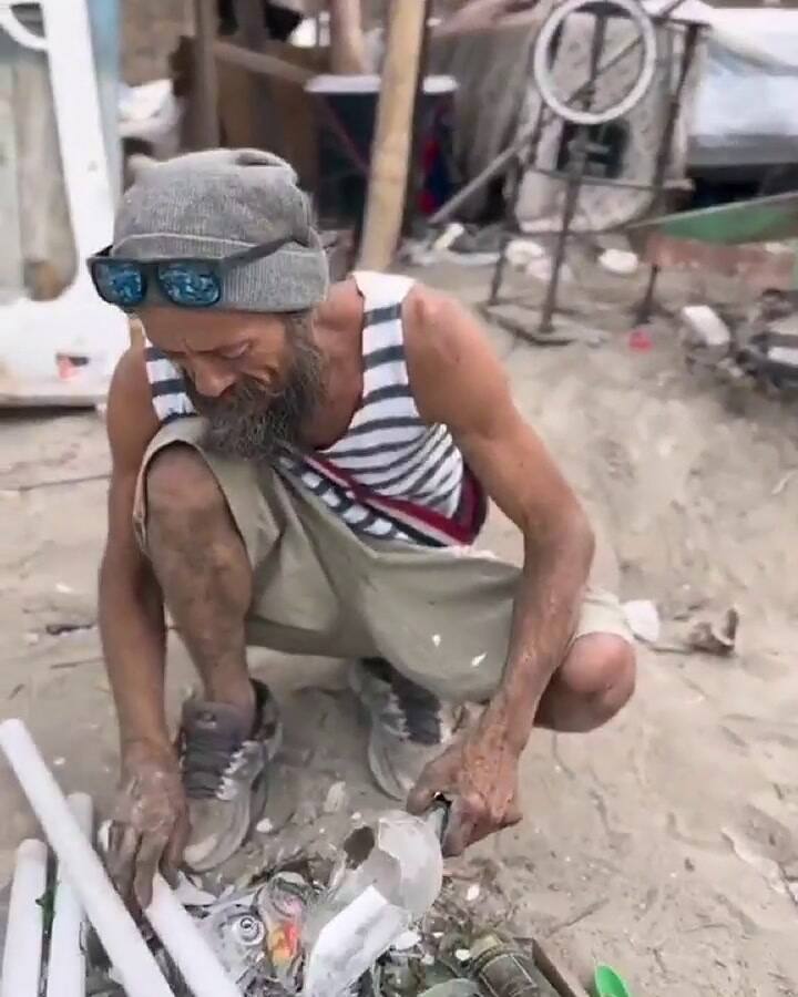 La increíble historia del hombre que produce energía con reciclaje