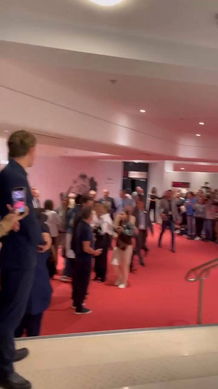 La reacción de Scorsese y la aparición de De Niro y DiCaprio (Instagram @pazvarales)