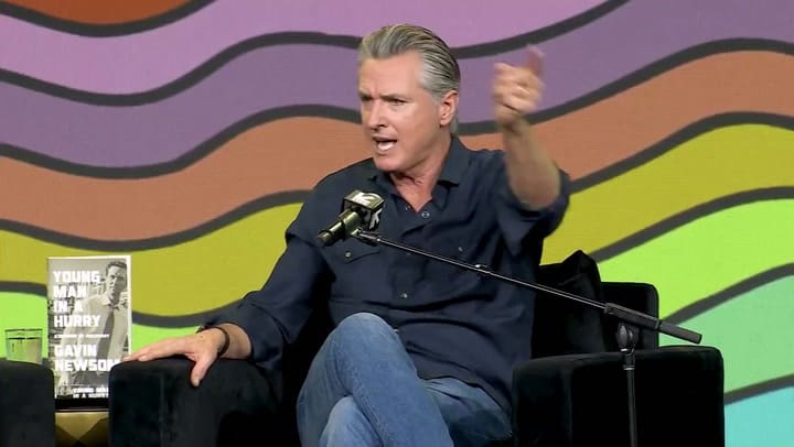 Gavin Newsom acusa a Donald Trump de corrupción por negocios con, según el demócrata, beneficios personales