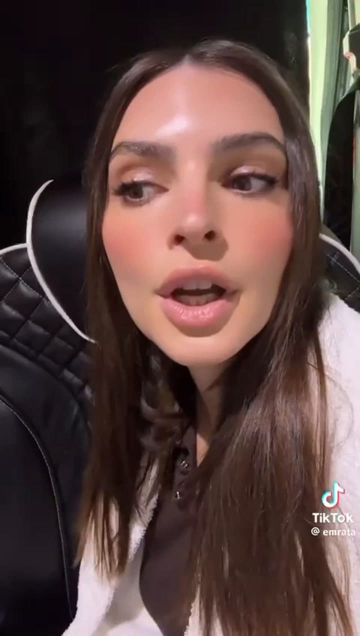 Emily Ratajkowski apuntó contra el viaje espacial de Katy Perry