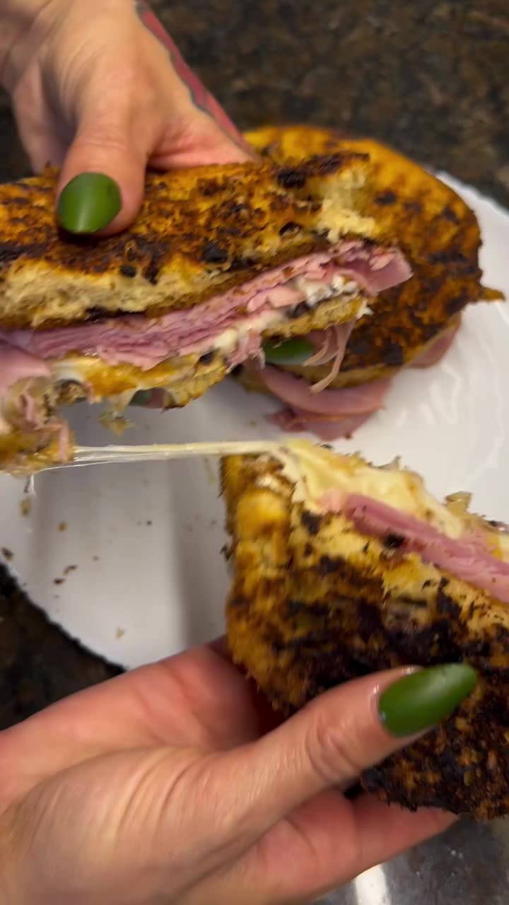¿Sobró pan dulce? La sorprendente forma de comer el clásico de las Fiestas que se hizo viral en las redes sociales