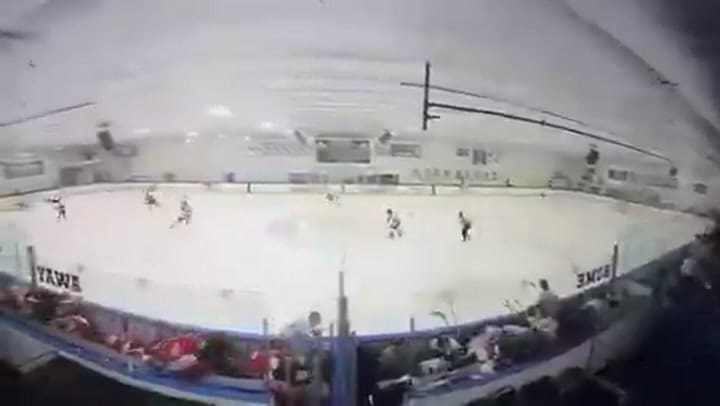 Tres personas murieron y otras tres resultaron heridas en un tiroteo durante un partido de hockey en Rhode Island