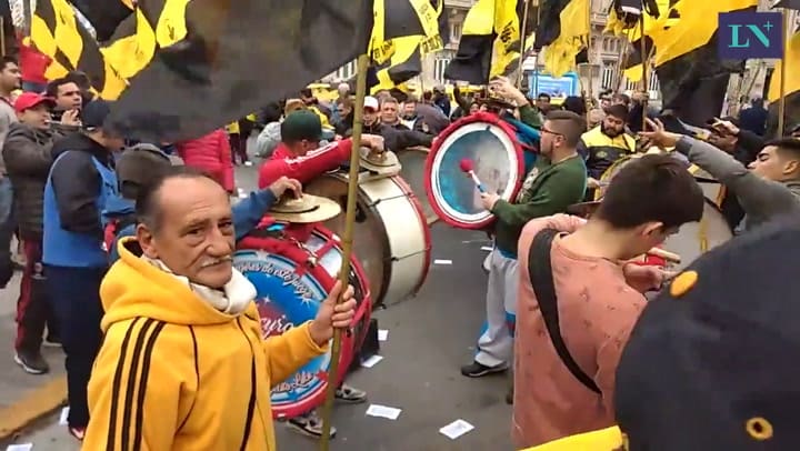 Así protestaban los taxistas contra Uber en el centro porteño