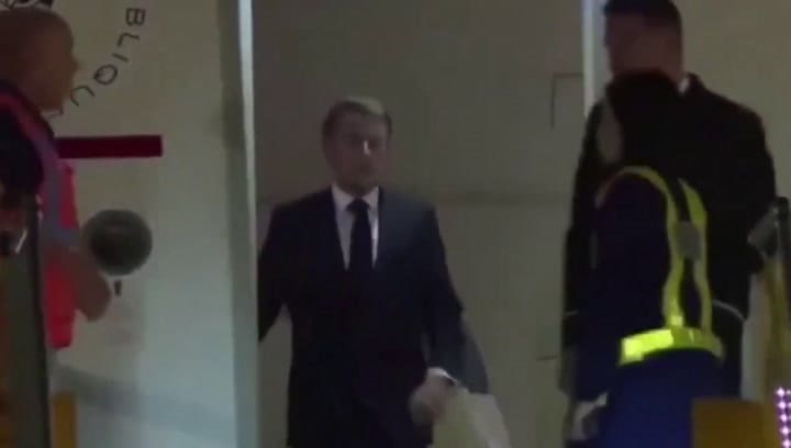 Confuso momento entre el presidente francés Emmanuel Macron y su esposa